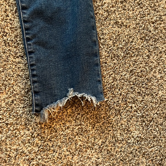 Good American 8/29 frayed hem - Picture 2 of 5